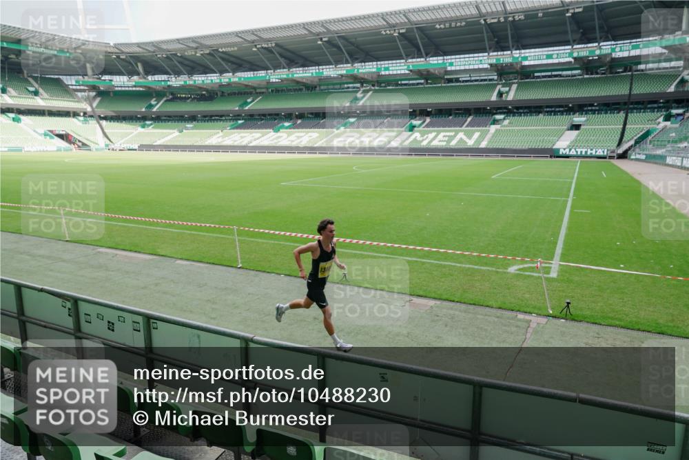 13.09.2026 - 21. swb-Marathon Bremen Michael Burmester http://msf.ph/oto/10488230 13.09.2026 10:17:00 Laufen im Stadion 10597, 12272, 12458, 13501, 13504, 13510, 13515, 13517, 13522, 13542, 13547, 13561, 13567, 13569, 13576, 13579, 13603, 13604, 13623, 13627, 13635 meine-sportfotos.de