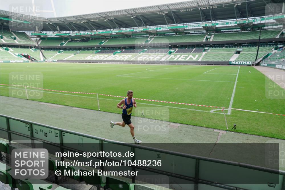 13.09.2026 - 21. swb-Marathon Bremen Michael Burmester http://msf.ph/oto/10488236 13.09.2026 10:17:27 Laufen im Stadion 10597, 12272, 12457, 12458, 13501, 13504, 13510, 13515, 13517, 13522, 13542, 13547, 13554, 13561, 13567, 13569, 13571, 13572, 13576, 13579, 13602, 13603, 13604, 13623, 13630, 13635 meine-sportfotos.de