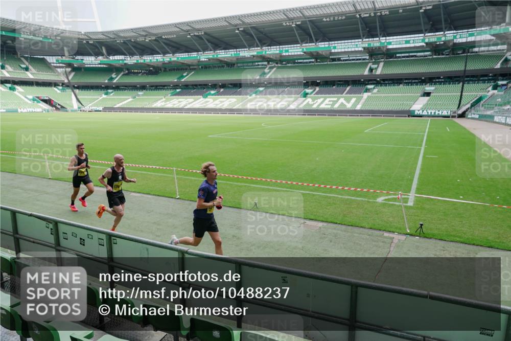 13.09.2026 - 21. swb-Marathon Bremen Michael Burmester http://msf.ph/oto/10488237 13.09.2026 10:17:30 Laufen im Stadion 10597, 12272, 12457, 12458, 13501, 13504, 13510, 13515, 13517, 13522, 13542, 13547, 13554, 13561, 13567, 13569, 13571, 13572, 13576, 13579, 13602, 13603, 13604, 13623, 13630, 13635, 13643 meine-sportfotos.de
