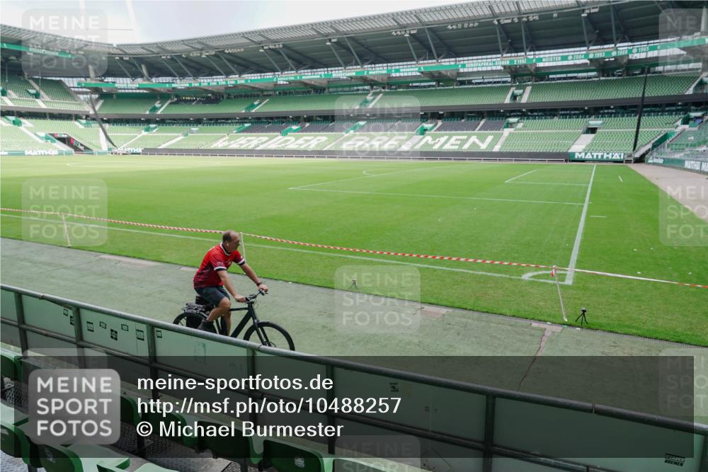 13.09.2026 - 21. swb-Marathon Bremen Michael Burmester http://msf.ph/oto/10488257 13.09.2026 10:18:24 Laufen im Stadion 11652, 12457, 12458, 13504, 13510, 13522, 13533, 13534, 13536, 13543, 13550, 13554, 13561, 13564, 13569, 13571, 13572, 13573, 13576, 13579, 13581, 13582, 13599, 13602, 13603, 13604, 13618, 13622, 13630, 13632, 13638, 13639, 13643, 13525, 13627 meine-sportfotos.de