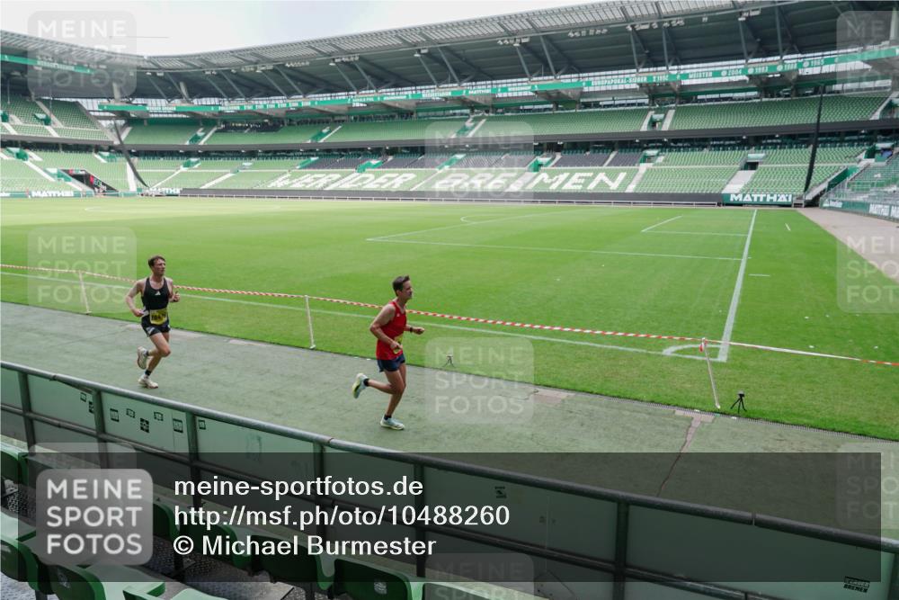 13.09.2026 - 21. swb-Marathon Bremen Michael Burmester http://msf.ph/oto/10488260 13.09.2026 10:18:45 Laufen im Stadion 10366, 10475, 11481, 11652, 12457, 12458, 13504, 13522, 13530, 13533, 13534, 13536, 13541, 13543, 13550, 13554, 13561, 13564, 13569, 13571, 13572, 13573, 13581, 13582, 13599, 13602, 13603, 13604, 13618, 13622, 13630, 13632, 13638, 13639, 13643, 13525, 13627 meine-sportfotos.de