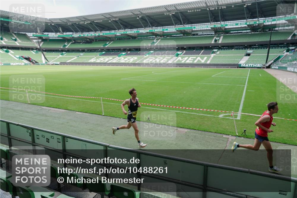 13.09.2026 - 21. swb-Marathon Bremen Michael Burmester http://msf.ph/oto/10488261 13.09.2026 10:18:45 Laufen im Stadion 10366, 10475, 11481, 11652, 12457, 12458, 13504, 13522, 13530, 13533, 13534, 13536, 13541, 13543, 13550, 13554, 13561, 13564, 13569, 13571, 13572, 13573, 13581, 13582, 13599, 13602, 13603, 13604, 13618, 13622, 13630, 13632, 13638, 13639, 13643, 13525, 13627 meine-sportfotos.de
