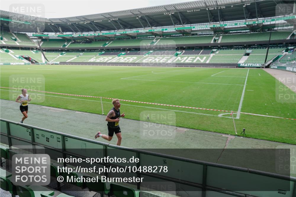 13.09.2026 - 21. swb-Marathon Bremen Michael Burmester http://msf.ph/oto/10488278 13.09.2026 10:19:49 Laufen im Stadion 10261, 10262, 10366, 10475, 10818, 10994, 11067, 11068, 11176, 11197, 11418, 11481, 11512, 11652, 12324, 12358, 12413, 12540, 13505, 13530, 13533, 13534, 13536, 13540, 13541, 13550, 13558, 13560, 13564, 13573, 13581, 13583, 13588, 13590, 13599, 13601, 13605, 13610, 13618, 13619, 13622, 13632, 13633, 13637, 13638, 13639, 10597, 12272, 13501, 13510, 13515, 13517, 13525, 13542, 13547, 13567, 13579, 13623, 13627, 13635 meine-sportfotos.de