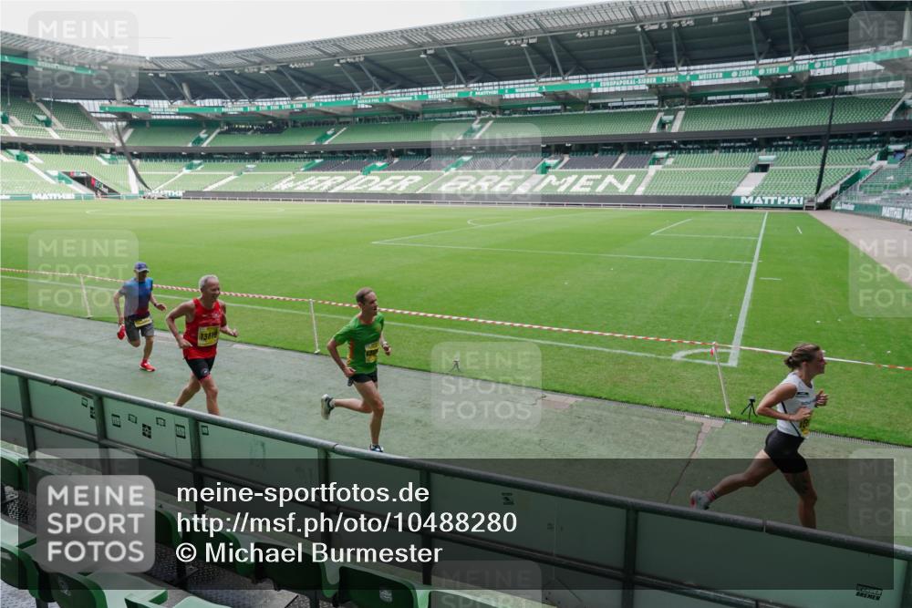 13.09.2026 - 21. swb-Marathon Bremen Michael Burmester http://msf.ph/oto/10488280 13.09.2026 10:19:51 Laufen im Stadion 10261, 10262, 10366, 10475, 10818, 10994, 11067, 11068, 11176, 11197, 11418, 11481, 11512, 11652, 12324, 12358, 12413, 12540, 13505, 13530, 13533, 13534, 13536, 13540, 13541, 13550, 13558, 13560, 13564, 13573, 13581, 13583, 13588, 13590, 13599, 13601, 13605, 13610, 13618, 13619, 13622, 13632, 13633, 13637, 13638, 13639, 10597, 12272, 13501, 13510, 13515, 13517, 13525, 13542, 13547, 13567, 13579, 13623, 13627, 13635 meine-sportfotos.de