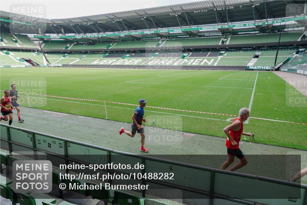 13.09.2026 - 21. swb-Marathon Bremen Michael Burmester http://msf.ph/oto/10488282 13.09.2026 10:19:53 Laufen im Stadion 10261, 10262, 10366, 10475, 10818, 10994, 11067, 11068, 11176, 11197, 11418, 11481, 11512, 11652, 12324, 12358, 12413, 12540, 13505, 13530, 13533, 13534, 13536, 13540, 13541, 13550, 13558, 13560, 13564, 13573, 13581, 13583, 13588, 13590, 13599, 13601, 13605, 13610, 13618, 13619, 13622, 13632, 13633, 13637, 13638, 13639, 10597, 12272, 13501, 13510, 13515, 13517, 13542, 13547, 13567, 13579, 13623, 13627, 13635 meine-sportfotos.de