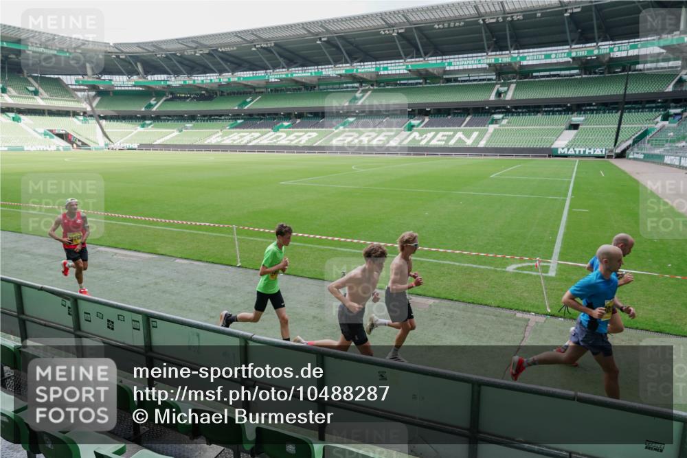 13.09.2026 - 21. swb-Marathon Bremen Michael Burmester http://msf.ph/oto/10488287 13.09.2026 10:19:58 Laufen im Stadion 10261, 10262, 10366, 10475, 10818, 10994, 11067, 11068, 11176, 11197, 11418, 11481, 11512, 11652, 11964, 12324, 12358, 12413, 12540, 13505, 13530, 13533, 13534, 13540, 13541, 13550, 13558, 13560, 13564, 13573, 13581, 13583, 13588, 13590, 13599, 13601, 13605, 13610, 13618, 13619, 13622, 13632, 13633, 13637, 13638, 13639, 10597, 12272, 13501, 13510, 13515, 13517, 13542, 13547, 13567, 13579, 13623, 13627, 13635 meine-sportfotos.de
