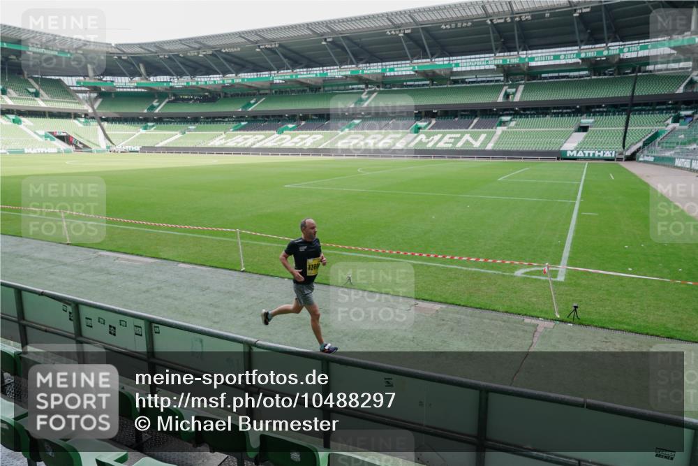 13.09.2026 - 21. swb-Marathon Bremen Michael Burmester http://msf.ph/oto/10488297 13.09.2026 10:20:51 Laufen im Stadion 10244, 10261, 10262, 10366, 10818, 10961, 10994, 11067, 11068, 11142, 11176, 11197, 11418, 11512, 11964, 12289, 12324, 12358, 12413, 12456, 12513, 12520, 12540, 13505, 13514, 13530, 13540, 13548, 13558, 13560, 13568, 13575, 13583, 13588, 13590, 13601, 13605, 13606, 13608, 13610, 13619, 13633, 13637, 10597, 12272, 12457, 12458, 13501, 13504, 13510, 13515, 13517, 13522, 13542, 13547, 13554, 13561, 13567, 13579, 13623, 13635 meine-sportfotos.de