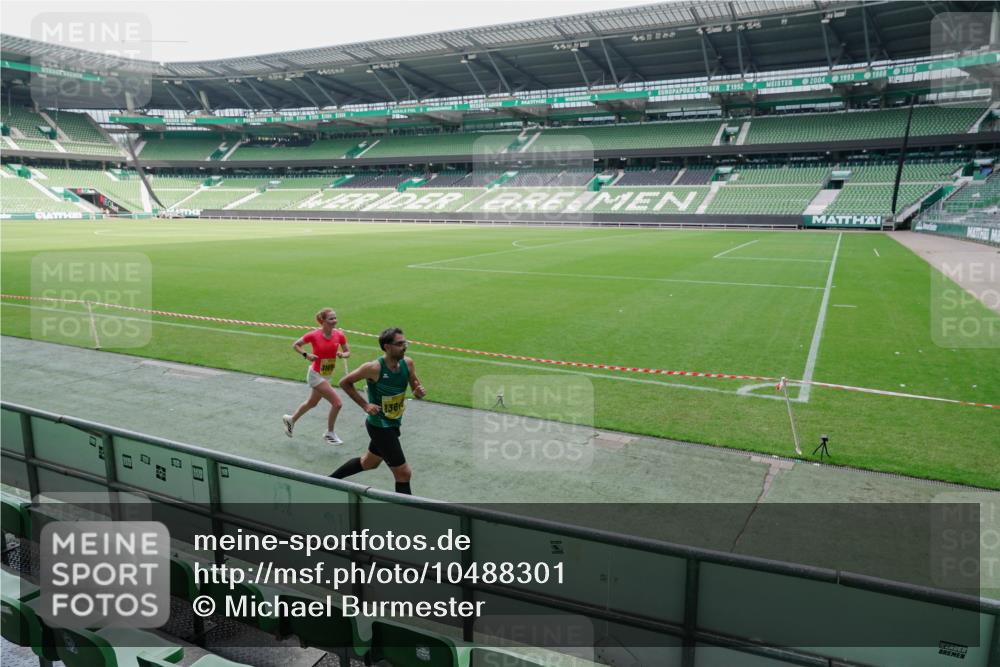 13.09.2026 - 21. swb-Marathon Bremen Michael Burmester http://msf.ph/oto/10488301 13.09.2026 10:21:04 Laufen im Stadion 10244, 10261, 10262, 10818, 10961, 10994, 11067, 11068, 11142, 11176, 11197, 11418, 11512, 11916, 11964, 12289, 12324, 12358, 12413, 12456, 12513, 12520, 12540, 13505, 13514, 13540, 13548, 13551, 13558, 13560, 13568, 13575, 13583, 13588, 13590, 13601, 13605, 13606, 13608, 13610, 13619, 13633, 13637, 10597, 12457, 12458, 13501, 13504, 13510, 13515, 13517, 13522, 13542, 13543, 13554, 13561, 13567, 13579, 13623, 13635 meine-sportfotos.de