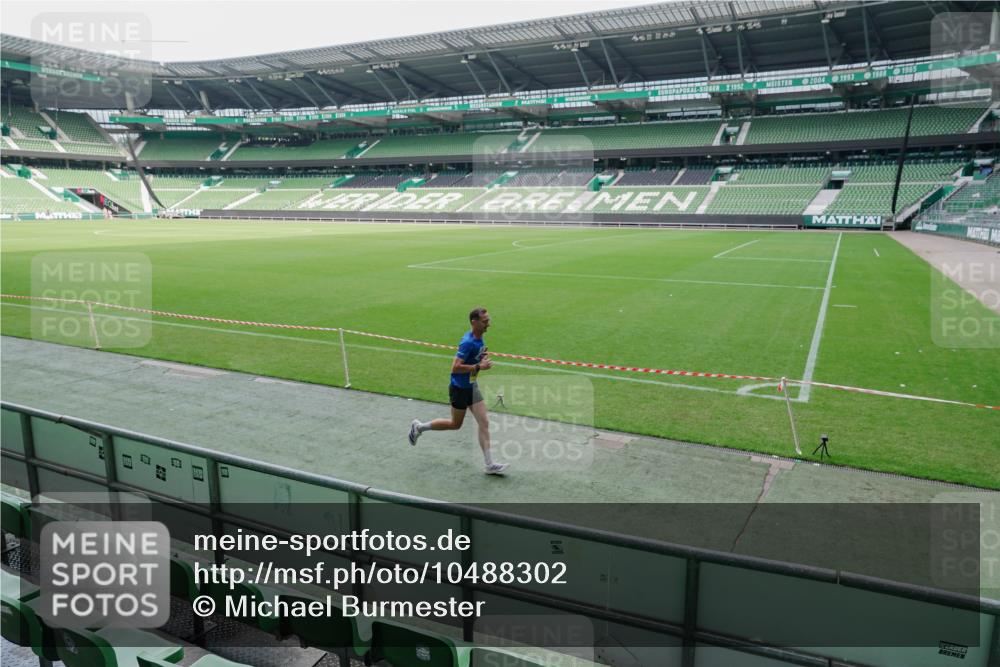 13.09.2026 - 21. swb-Marathon Bremen Michael Burmester http://msf.ph/oto/10488302 13.09.2026 10:21:07 Laufen im Stadion 10244, 10261, 10262, 10818, 10961, 10994, 11067, 11068, 11142, 11176, 11197, 11418, 11512, 11916, 11964, 12289, 12324, 12358, 12413, 12456, 12513, 12520, 12540, 13505, 13514, 13540, 13548, 13551, 13558, 13560, 13568, 13575, 13583, 13588, 13590, 13601, 13605, 13606, 13608, 13610, 13619, 13633, 13636, 13637, 10597, 12457, 12458, 13501, 13504, 13510, 13515, 13517, 13522, 13536, 13542, 13543, 13554, 13561, 13567, 13579, 13623, 13635 meine-sportfotos.de