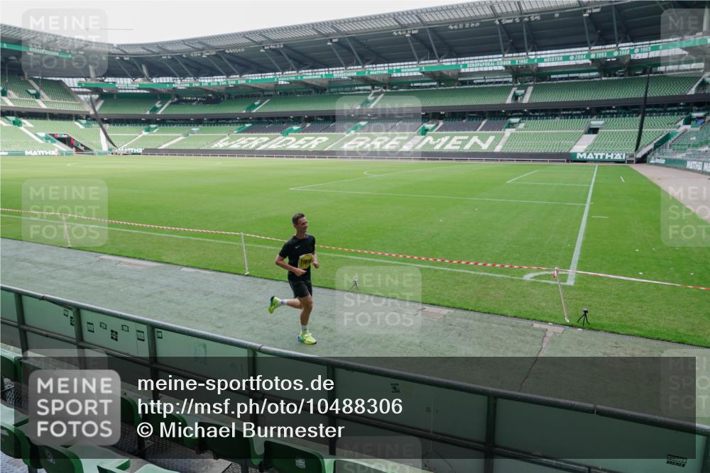 13.09.2026 - 21. swb-Marathon Bremen Michael Burmester http://msf.ph/oto/10488306 13.09.2026 10:21:25 Laufen im Stadion 10244, 10261, 10262, 10818, 10961, 10994, 11067, 11068, 11083, 11142, 11176, 11418, 11512, 11619, 11738, 11854, 11916, 11944, 11964, 12289, 12324, 12358, 12413, 12456, 12513, 12520, 12540, 13505, 13514, 13535, 13540, 13548, 13551, 13558, 13559, 13560, 13568, 13575, 13583, 13588, 13590, 13601, 13605, 13606, 13608, 13610, 13619, 13633, 13636, 13637, 12457, 12458, 13504, 13510, 13517, 13522, 13533, 13536, 13542, 13543, 13554, 13561, 13564, 13579, 13623 meine-sportfotos.de