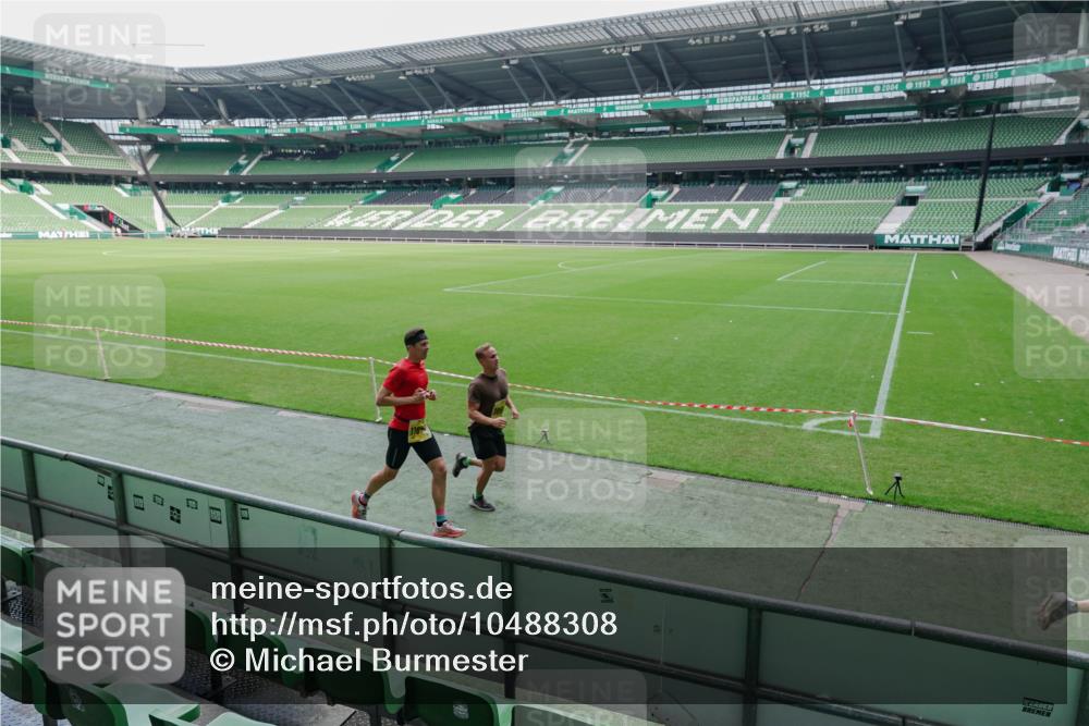 13.09.2026 - 21. swb-Marathon Bremen Michael Burmester http://msf.ph/oto/10488308 13.09.2026 10:21:29 Laufen im Stadion 10244, 10261, 10262, 10818, 10961, 10994, 11067, 11068, 11083, 11142, 11176, 11418, 11512, 11619, 11738, 11854, 11916, 11944, 11964, 12289, 12324, 12358, 12413, 12456, 12513, 12520, 12540, 13505, 13514, 13535, 13540, 13548, 13551, 13558, 13559, 13568, 13575, 13583, 13587, 13588, 13590, 13601, 13605, 13606, 13608, 13610, 13619, 13633, 13636, 13637, 12457, 12458, 13504, 13510, 13522, 13533, 13534, 13536, 13542, 13543, 13554, 13561, 13564, 13579, 13623 meine-sportfotos.de