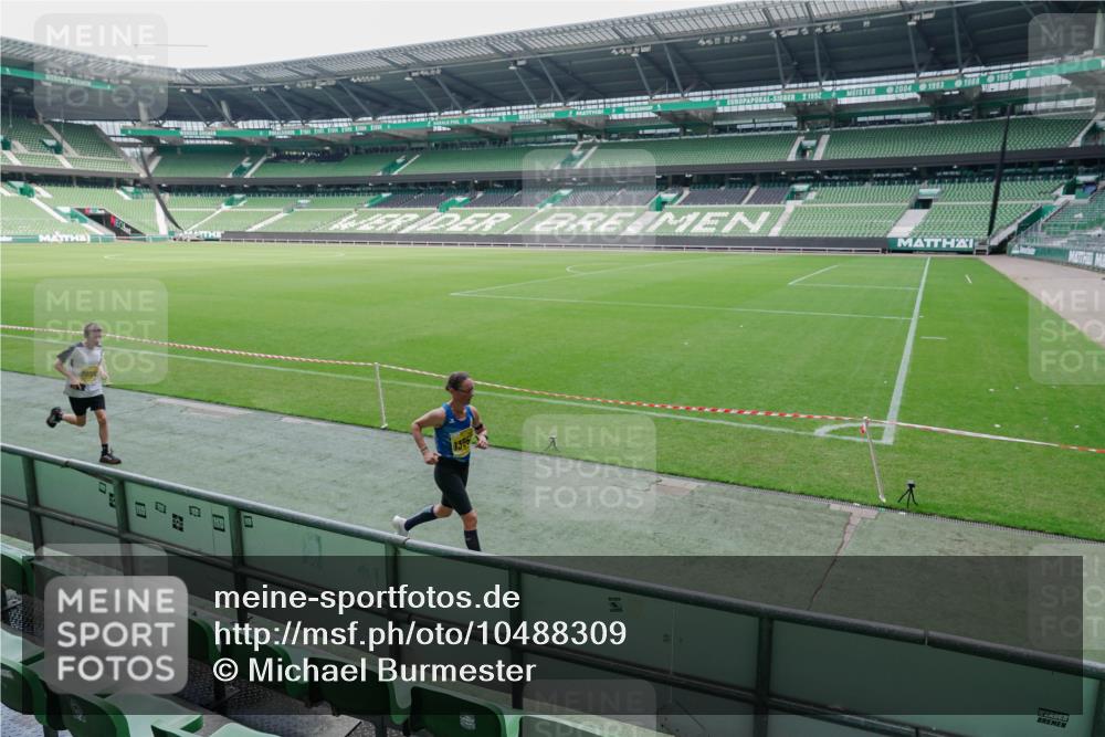 13.09.2026 - 21. swb-Marathon Bremen Michael Burmester http://msf.ph/oto/10488309 13.09.2026 10:21:33 Laufen im Stadion 10244, 10261, 10262, 10302, 10818, 10926, 10961, 10994, 11067, 11068, 11083, 11142, 11176, 11512, 11619, 11738, 11854, 11916, 11944, 11964, 12289, 12324, 12413, 12456, 12513, 12520, 12540, 13505, 13514, 13535, 13540, 13548, 13551, 13558, 13559, 13568, 13575, 13583, 13587, 13588, 13590, 13605, 13606, 13608, 13619, 13633, 13636, 13637, 12457, 12458, 13504, 13510, 13522, 13533, 13534, 13536, 13543, 13554, 13561, 13564, 13579 meine-sportfotos.de