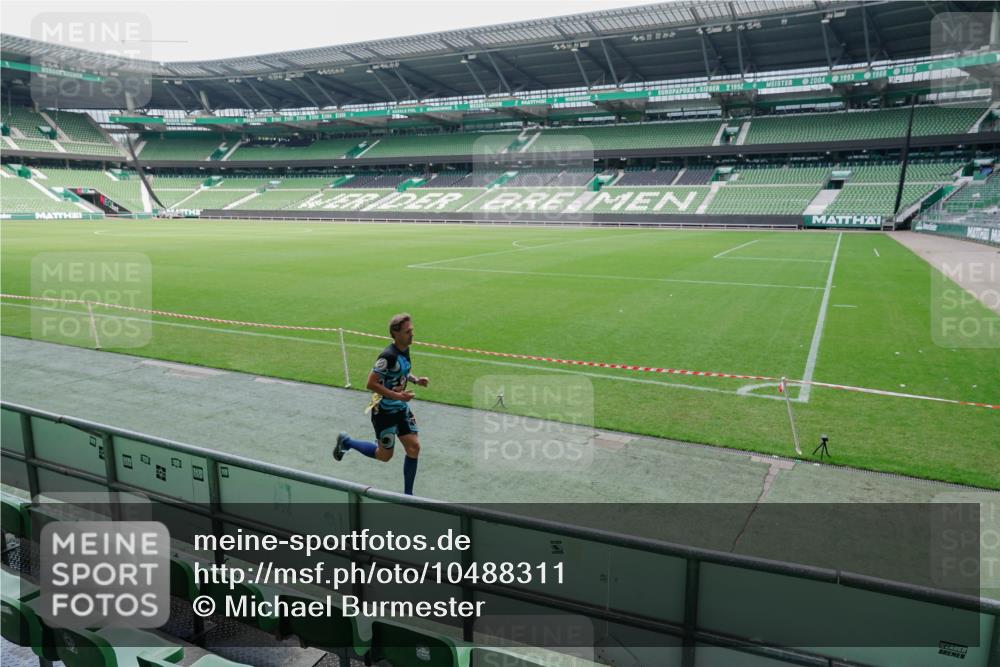 13.09.2026 - 21. swb-Marathon Bremen Michael Burmester http://msf.ph/oto/10488311 13.09.2026 10:21:37 Laufen im Stadion 10244, 10261, 10262, 10302, 10818, 10926, 10961, 10994, 11067, 11068, 11083, 11142, 11176, 11338, 11454, 11512, 11619, 11738, 11854, 11916, 11944, 11964, 12289, 12324, 12413, 12456, 12513, 12520, 12538, 12540, 13505, 13507, 13514, 13535, 13539, 13540, 13548, 13551, 13558, 13559, 13568, 13575, 13583, 13587, 13588, 13590, 13605, 13606, 13608, 13619, 13633, 13636, 13637, 12457, 12458, 13504, 13510, 13522, 13533, 13534, 13536, 13543, 13550, 13554, 13561, 13564 meine-sportfotos.de