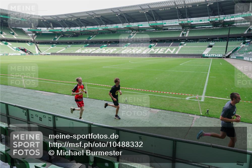 13.09.2026 - 21. swb-Marathon Bremen Michael Burmester http://msf.ph/oto/10488332 13.09.2026 10:22:40 Laufen im Stadion 10244, 10302, 10441, 10575, 10926, 11083, 11127, 11142, 11198, 11227, 11338, 11454, 11619, 11713, 11721, 11738, 11854, 11916, 11944, 12003, 12053, 12209, 12339, 12370, 12395, 12456, 12520, 12538, 13507, 13513, 13519, 13535, 13539, 13548, 13551, 13553, 13556, 13559, 13563, 13568, 13584, 13587, 13606, 13608, 13616, 13636, 13641, 10366, 10475, 11481, 11652, 12457, 13530, 13533, 13534, 13536, 13541, 13543, 13550, 13554, 13564 meine-sportfotos.de