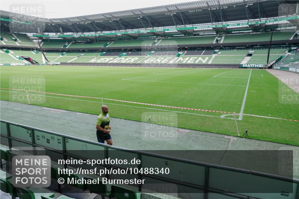 13.09.2026 - 21. swb-Marathon Bremen Michael Burmester http://msf.ph/oto/10488340 13.09.2026 10:23:09 Laufen im Stadion 10235, 10302, 10341, 10441, 10520, 10575, 10592, 10782, 10926, 11083, 11127, 11198, 11227, 11338, 11373, 11426, 11454, 11619, 11713, 11721, 11738, 11854, 11903, 11916, 11944, 12003, 12053, 12144, 12209, 12339, 12370, 12395, 12404, 12538, 13507, 13513, 13519, 13535, 13539, 13551, 13553, 13556, 13559, 13563, 13566, 13580, 13584, 13587, 13616, 13636, 13641, 10366, 10475, 11481, 11652, 13530, 13533, 13534, 13541, 13550, 13564 meine-sportfotos.de