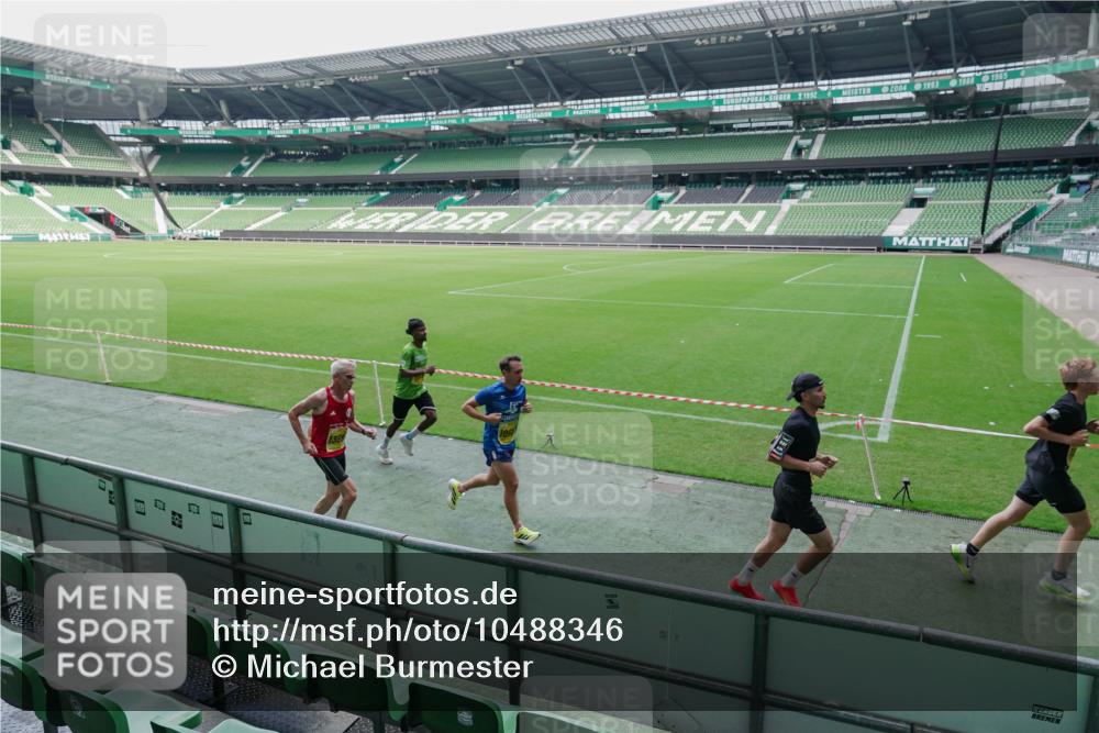 13.09.2026 - 21. swb-Marathon Bremen Michael Burmester http://msf.ph/oto/10488346 13.09.2026 10:23:25 Laufen im Stadion 10235, 10302, 10341, 10441, 10520, 10575, 10592, 10618, 10782, 10926, 11042, 11127, 11143, 11198, 11201, 11227, 11338, 11373, 11426, 11454, 11628, 11713, 11721, 11738, 11779, 11895, 11903, 11944, 12003, 12053, 12144, 12209, 12246, 12339, 12370, 12395, 12404, 12468, 12469, 12477, 12538, 13507, 13513, 13519, 13520, 13535, 13539, 13553, 13556, 13559, 13563, 13566, 13580, 13584, 13586, 13587, 13616, 13641, 10366, 10475, 11481, 11652, 13530, 13534, 13541, 13550 meine-sportfotos.de