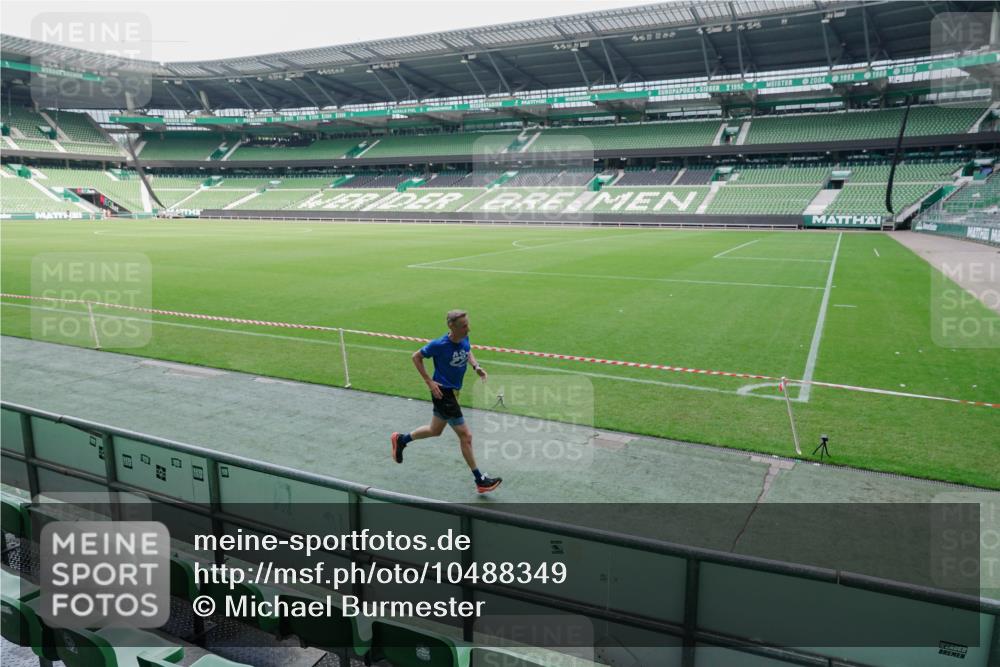 13.09.2026 - 21. swb-Marathon Bremen Michael Burmester http://msf.ph/oto/10488349 13.09.2026 10:23:33 Laufen im Stadion 10235, 10302, 10341, 10441, 10520, 10575, 10592, 10618, 10782, 10926, 10972, 11042, 11127, 11143, 11198, 11201, 11227, 11338, 11373, 11426, 11454, 11628, 11713, 11721, 11779, 11895, 11903, 11944, 12003, 12053, 12144, 12209, 12246, 12339, 12370, 12395, 12404, 12442, 12468, 12469, 12477, 12538, 13507, 13513, 13519, 13520, 13539, 13553, 13556, 13563, 13566, 13580, 13584, 13586, 13587, 13616, 13641, 10366, 10475, 11481, 11652, 13530, 13541, 13550 meine-sportfotos.de