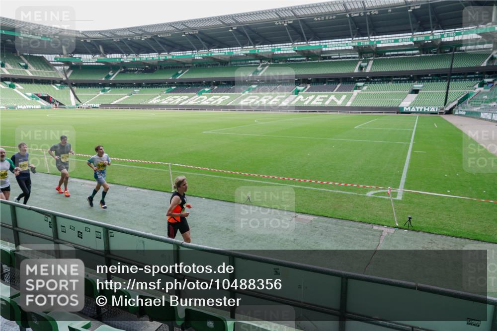 13.09.2026 - 21. swb-Marathon Bremen Michael Burmester http://msf.ph/oto/10488356 13.09.2026 10:24:02 Laufen im Stadion 10235, 10328, 10337, 10341, 10441, 10520, 10575, 10592, 10618, 10632, 10775, 10782, 10972, 11042, 11127, 11143, 11198, 11201, 11227, 11373, 11426, 11442, 11527, 11607, 11628, 11630, 11632, 11704, 11713, 11721, 11779, 11826, 11895, 11903, 12053, 12144, 12209, 12246, 12281, 12339, 12370, 12395, 12404, 12406, 12442, 12468, 12469, 12477, 12525, 13513, 13519, 13520, 13556, 13563, 13566, 13580, 13585, 13586, 13616, 13641, 10366, 13530 meine-sportfotos.de