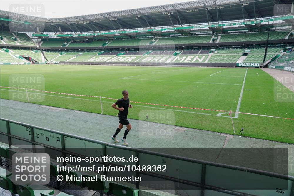 13.09.2026 - 21. swb-Marathon Bremen Michael Burmester http://msf.ph/oto/10488362 13.09.2026 10:24:19 Laufen im Stadion 10235, 10328, 10337, 10341, 10358, 10456, 10520, 10575, 10592, 10593, 10618, 10632, 10775, 10782, 10816, 10972, 11042, 11127, 11143, 11198, 11201, 11227, 11265, 11373, 11375, 11426, 11442, 11468, 11527, 11607, 11615, 11628, 11630, 11632, 11704, 11713, 11721, 11758, 11779, 11826, 11895, 11903, 11948, 12053, 12144, 12209, 12246, 12281, 12339, 12395, 12404, 12406, 12426, 12442, 12468, 12469, 12477, 12525, 13509, 13520, 13556, 13563, 13566, 13580, 13585, 13586 meine-sportfotos.de