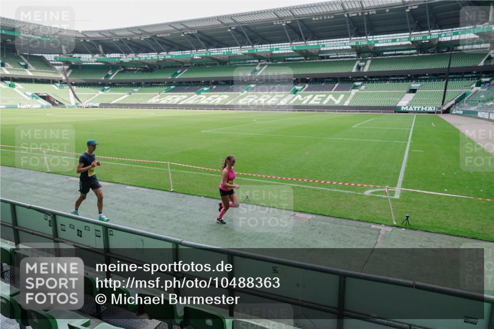 13.09.2026 - 21. swb-Marathon Bremen Michael Burmester http://msf.ph/oto/10488363 13.09.2026 10:24:23 Laufen im Stadion 10235, 10328, 10337, 10341, 10358, 10456, 10520, 10575, 10592, 10593, 10618, 10632, 10775, 10782, 10816, 10972, 11042, 11127, 11143, 11198, 11201, 11265, 11373, 11375, 11426, 11442, 11468, 11527, 11607, 11615, 11628, 11630, 11632, 11704, 11713, 11721, 11758, 11779, 11826, 11895, 11903, 11948, 12053, 12144, 12209, 12246, 12281, 12339, 12404, 12406, 12426, 12442, 12468, 12469, 12477, 12525, 13509, 13520, 13556, 13563, 13566, 13580, 13585, 13586 meine-sportfotos.de