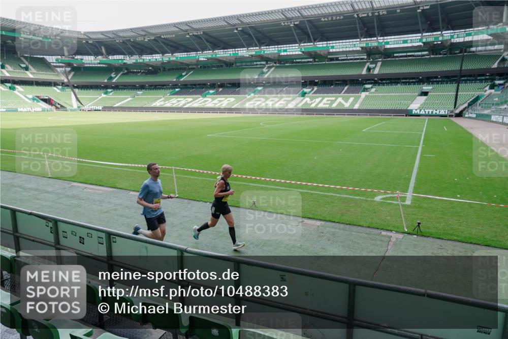 13.09.2026 - 21. swb-Marathon Bremen Michael Burmester http://msf.ph/oto/10488383 13.09.2026 10:25:08 Laufen im Stadion 10143, 10312, 10328, 10336, 10337, 10342, 10346, 10358, 10456, 10520, 10592, 10593, 10618, 10632, 10742, 10775, 10816, 10861, 10972, 10988, 11019, 11020, 11042, 11088, 11108, 11143, 11201, 11265, 11312, 11373, 11375, 11426, 11442, 11447, 11468, 11527, 11607, 11615, 11628, 11630, 11632, 11704, 11758, 11779, 11826, 11895, 11903, 11948, 12144, 12246, 12281, 12406, 12426, 12442, 12468, 12469, 12477, 12525, 13509, 13520, 13566, 13580, 13585, 13586 meine-sportfotos.de