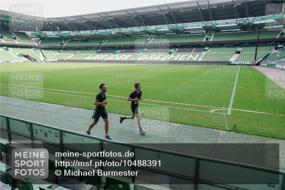 13.09.2026 - 21. swb-Marathon Bremen Michael Burmester http://msf.ph/oto/10488391 13.09.2026 10:25:37 Laufen im Stadion 10143, 10210, 10228, 10312, 10328, 10336, 10337, 10342, 10346, 10358, 10398, 10447, 10454, 10456, 10593, 10632, 10735, 10742, 10775, 10806, 10816, 10861, 10866, 10972, 10987, 10988, 11015, 11019, 11020, 11088, 11108, 11155, 11187, 11199, 11209, 11232, 11265, 11312, 11375, 11442, 11447, 11468, 11527, 11607, 11615, 11630, 11632, 11704, 11758, 11826, 11895, 11948, 12281, 12406, 12426, 12442, 12525, 13509, 13585 meine-sportfotos.de