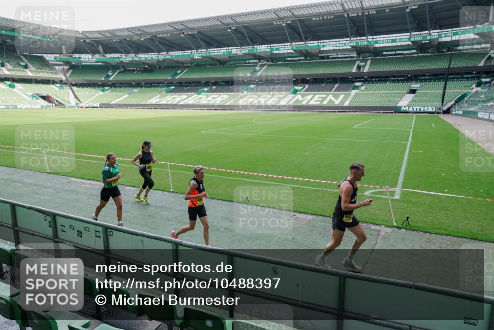 13.09.2026 - 21. swb-Marathon Bremen Michael Burmester http://msf.ph/oto/10488397 13.09.2026 10:26:04 Laufen im Stadion 10143, 10210, 10214, 10228, 10312, 10318, 10328, 10336, 10337, 10342, 10346, 10352, 10358, 10398, 10436, 10445, 10447, 10454, 10456, 10464, 10536, 10541, 10583, 10593, 10632, 10735, 10742, 10775, 10806, 10807, 10816, 10861, 10866, 10987, 10988, 11015, 11019, 11020, 11088, 11108, 11130, 11135, 11155, 11187, 11199, 11209, 11232, 11265, 11312, 11375, 11442, 11447, 11468, 11527, 11607, 11615, 11704, 11758, 11948, 12281, 12406, 12426, 13509 meine-sportfotos.de