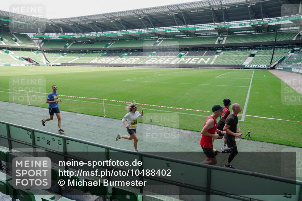 13.09.2026 - 21. swb-Marathon Bremen Michael Burmester http://msf.ph/oto/10488402 13.09.2026 10:26:10 Laufen im Stadion 10143, 10210, 10214, 10228, 10289, 10312, 10318, 10319, 10336, 10342, 10346, 10352, 10358, 10398, 10436, 10445, 10447, 10454, 10456, 10464, 10504, 10536, 10541, 10583, 10593, 10632, 10735, 10742, 10775, 10806, 10807, 10816, 10861, 10866, 10873, 10987, 10988, 10992, 11015, 11019, 11020, 11063, 11088, 11108, 11130, 11135, 11155, 11187, 11199, 11209, 11232, 11265, 11312, 11375, 11447, 11468, 11527, 11607, 11615, 11704, 11758, 11948, 12406, 12426, 13509 meine-sportfotos.de