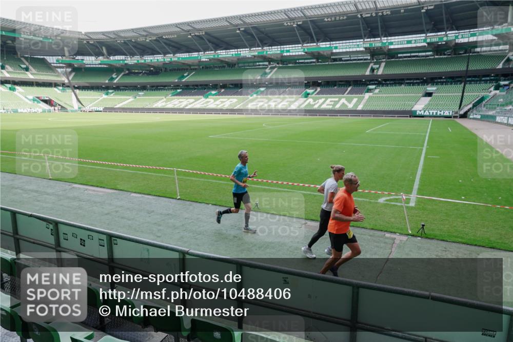 13.09.2026 - 21. swb-Marathon Bremen Michael Burmester http://msf.ph/oto/10488406 13.09.2026 10:26:19 Laufen im Stadion 10096, 10143, 10172, 10210, 10214, 10228, 10231, 10289, 10312, 10318, 10319, 10336, 10342, 10346, 10352, 10358, 10398, 10436, 10445, 10447, 10454, 10456, 10464, 10504, 10514, 10536, 10541, 10583, 10628, 10638, 10735, 10742, 10744, 10806, 10807, 10816, 10861, 10866, 10873, 10956, 10987, 10988, 10992, 11015, 11019, 11020, 11063, 11088, 11108, 11130, 11135, 11155, 11187, 11193, 11199, 11209, 11232, 11265, 11312, 11447, 11468, 11615, 11758, 11948, 13509 meine-sportfotos.de