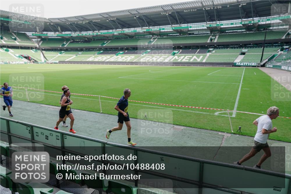 13.09.2026 - 21. swb-Marathon Bremen Michael Burmester http://msf.ph/oto/10488408 13.09.2026 10:26:27 Laufen im Stadion 10096, 10143, 10172, 10210, 10214, 10228, 10231, 10289, 10312, 10318, 10319, 10336, 10342, 10346, 10352, 10398, 10436, 10445, 10447, 10454, 10464, 10489, 10504, 10514, 10536, 10541, 10583, 10628, 10638, 10735, 10742, 10744, 10806, 10807, 10861, 10866, 10873, 10956, 10987, 10988, 10992, 11015, 11019, 11020, 11060, 11063, 11088, 11108, 11110, 11130, 11135, 11155, 11187, 11193, 11199, 11209, 11232, 11312, 11447, 11468, 11615, 11758, 13509 meine-sportfotos.de