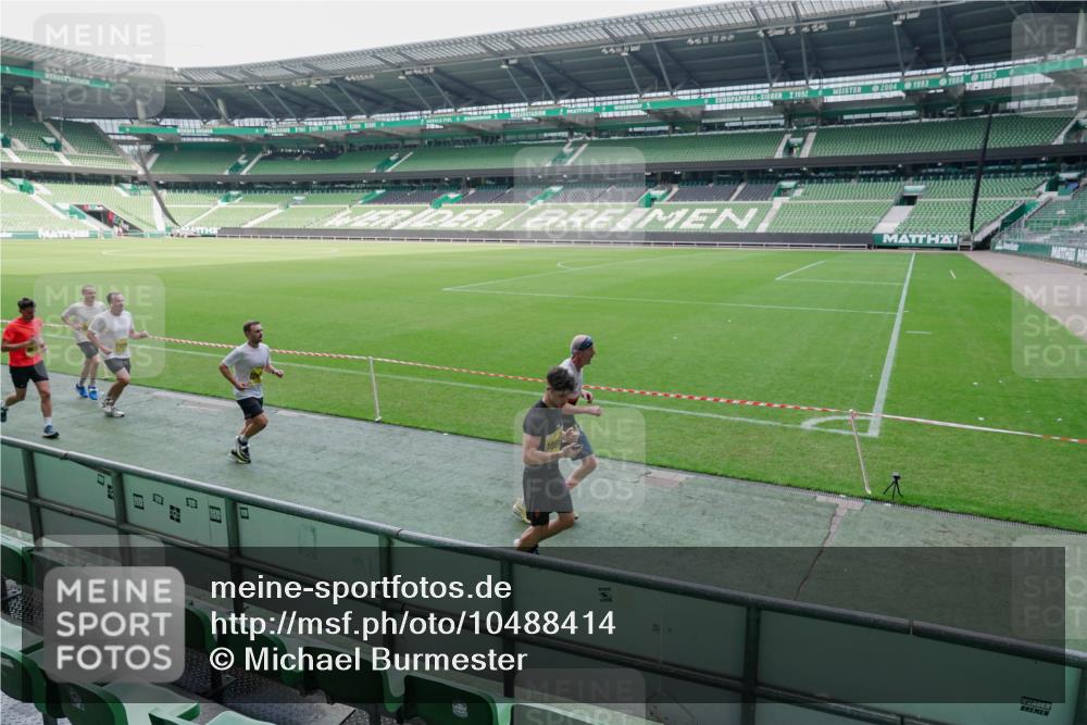13.09.2026 - 21. swb-Marathon Bremen Michael Burmester http://msf.ph/oto/10488414 13.09.2026 10:26:37 Laufen im Stadion 10096, 10142, 10143, 10172, 10210, 10214, 10228, 10231, 10269, 10289, 10310, 10312, 10318, 10319, 10336, 10342, 10346, 10352, 10398, 10436, 10445, 10447, 10454, 10464, 10489, 10504, 10514, 10536, 10541, 10566, 10583, 10628, 10638, 10735, 10742, 10744, 10806, 10807, 10861, 10866, 10873, 10897, 10898, 10956, 10987, 10988, 10992, 11015, 11019, 11020, 11060, 11063, 11088, 11108, 11110, 11130, 11135, 11155, 11187, 11193, 11196, 11199, 11209, 11232, 11312, 11447 meine-sportfotos.de