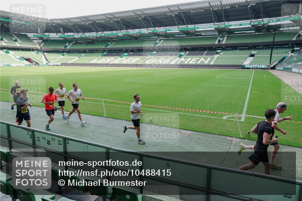 13.09.2026 - 21. swb-Marathon Bremen Michael Burmester http://msf.ph/oto/10488415 13.09.2026 10:26:38 Laufen im Stadion 10096, 10142, 10143, 10172, 10210, 10214, 10228, 10231, 10269, 10289, 10310, 10312, 10318, 10319, 10342, 10346, 10352, 10398, 10436, 10445, 10447, 10454, 10464, 10489, 10504, 10514, 10536, 10541, 10566, 10583, 10628, 10638, 10735, 10742, 10744, 10806, 10807, 10861, 10866, 10873, 10897, 10898, 10956, 10987, 10988, 10992, 11015, 11019, 11020, 11060, 11063, 11088, 11108, 11110, 11130, 11135, 11155, 11187, 11193, 11196, 11199, 11209, 11232, 11312, 11447 meine-sportfotos.de
