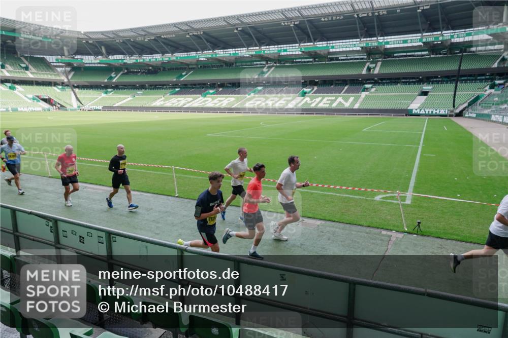 13.09.2026 - 21. swb-Marathon Bremen Michael Burmester http://msf.ph/oto/10488417 13.09.2026 10:26:39 Laufen im Stadion 10096, 10142, 10143, 10172, 10210, 10214, 10228, 10231, 10269, 10289, 10310, 10312, 10318, 10319, 10342, 10346, 10352, 10398, 10436, 10445, 10447, 10454, 10464, 10489, 10504, 10514, 10536, 10541, 10566, 10583, 10628, 10638, 10735, 10742, 10744, 10806, 10807, 10866, 10873, 10897, 10898, 10956, 10987, 10988, 10992, 11015, 11019, 11020, 11060, 11063, 11088, 11108, 11110, 11130, 11135, 11148, 11155, 11187, 11193, 11196, 11199, 11209, 11232, 11312, 11447 meine-sportfotos.de