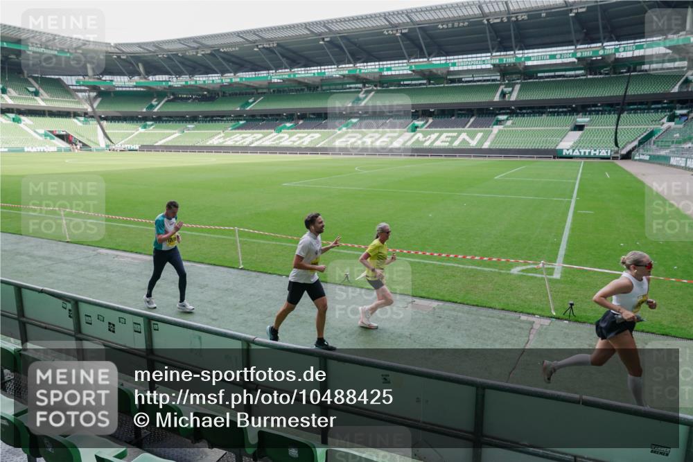13.09.2026 - 21. swb-Marathon Bremen Michael Burmester http://msf.ph/oto/10488425 13.09.2026 10:26:48 Laufen im Stadion 10096, 10142, 10172, 10210, 10214, 10228, 10231, 10269, 10289, 10310, 10312, 10318, 10319, 10342, 10346, 10352, 10398, 10436, 10445, 10447, 10454, 10464, 10489, 10504, 10514, 10536, 10541, 10566, 10583, 10628, 10638, 10735, 10742, 10744, 10806, 10807, 10866, 10873, 10897, 10898, 10956, 10987, 10988, 10992, 11015, 11019, 11020, 11060, 11063, 11088, 11108, 11110, 11130, 11135, 11148, 11155, 11187, 11193, 11196, 11199, 11209, 11232, 11312, 11447 meine-sportfotos.de