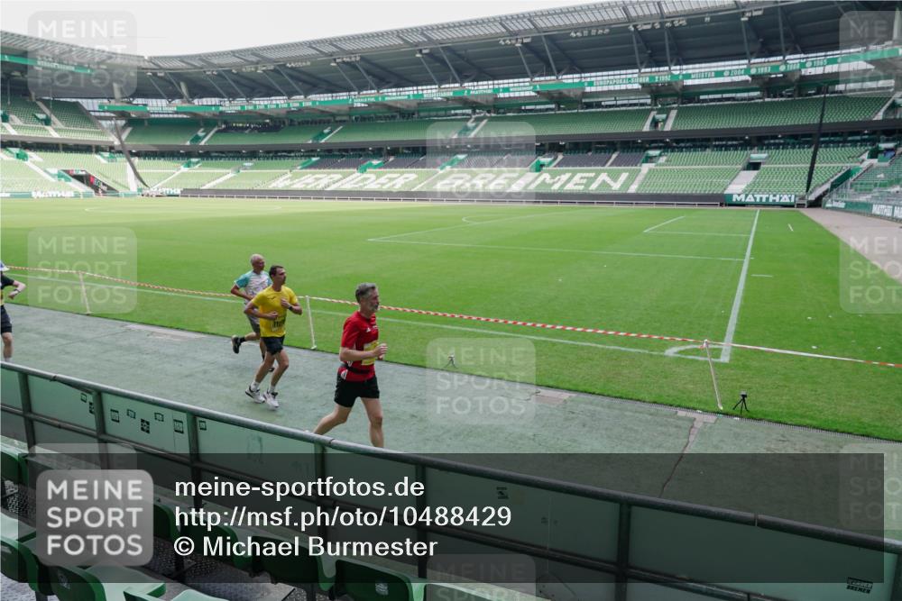 13.09.2026 - 21. swb-Marathon Bremen Michael Burmester http://msf.ph/oto/10488429 13.09.2026 10:26:59 Laufen im Stadion 10096, 10142, 10172, 10210, 10214, 10228, 10231, 10269, 10289, 10310, 10318, 10319, 10342, 10346, 10352, 10398, 10436, 10445, 10447, 10454, 10464, 10489, 10504, 10514, 10536, 10541, 10566, 10583, 10628, 10638, 10735, 10742, 10744, 10806, 10807, 10860, 10866, 10873, 10897, 10898, 10956, 10987, 10992, 11015, 11019, 11020, 11060, 11063, 11088, 11110, 11111, 11130, 11135, 11148, 11155, 11187, 11193, 11196, 11199, 11209, 11232, 11312 meine-sportfotos.de