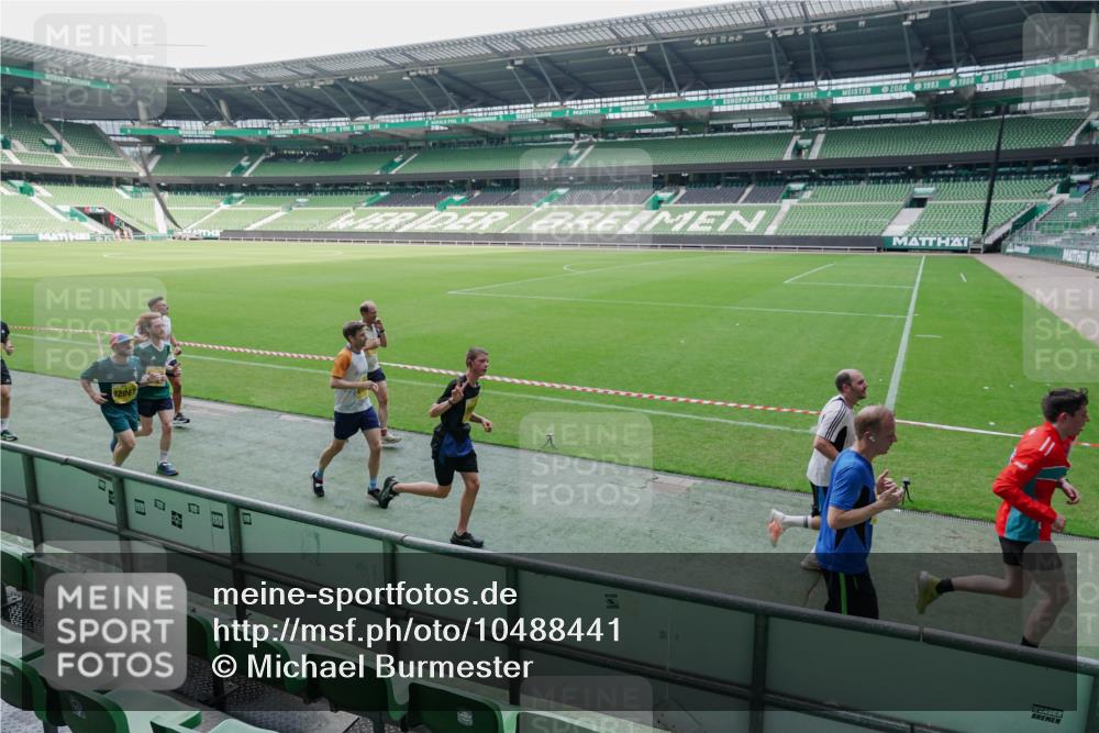 13.09.2026 - 21. swb-Marathon Bremen Michael Burmester http://msf.ph/oto/10488441 13.09.2026 10:27:14 Laufen im Stadion 10096, 10142, 10172, 10210, 10214, 10223, 10228, 10231, 10269, 10289, 10293, 10310, 10318, 10319, 10352, 10393, 10398, 10436, 10445, 10447, 10454, 10464, 10489, 10504, 10514, 10536, 10541, 10566, 10583, 10594, 10628, 10638, 10735, 10744, 10806, 10807, 10846, 10860, 10866, 10873, 10897, 10898, 10917, 10956, 10987, 10992, 11015, 11019, 11060, 11063, 11076, 11110, 11111, 11130, 11135, 11148, 11155, 11187, 11193, 11196, 11199, 11209, 11232 meine-sportfotos.de