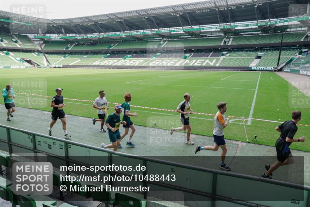 13.09.2026 - 21. swb-Marathon Bremen Michael Burmester http://msf.ph/oto/10488443 13.09.2026 10:27:16 Laufen im Stadion 10096, 10142, 10172, 10189, 10210, 10214, 10223, 10228, 10231, 10269, 10289, 10293, 10310, 10318, 10319, 10352, 10393, 10398, 10436, 10445, 10447, 10454, 10464, 10489, 10504, 10514, 10536, 10541, 10566, 10583, 10594, 10628, 10638, 10735, 10744, 10806, 10807, 10846, 10860, 10866, 10873, 10897, 10898, 10917, 10956, 10987, 10992, 11015, 11060, 11063, 11076, 11110, 11111, 11130, 11135, 11148, 11155, 11187, 11193, 11196, 11199, 11209, 11232 meine-sportfotos.de