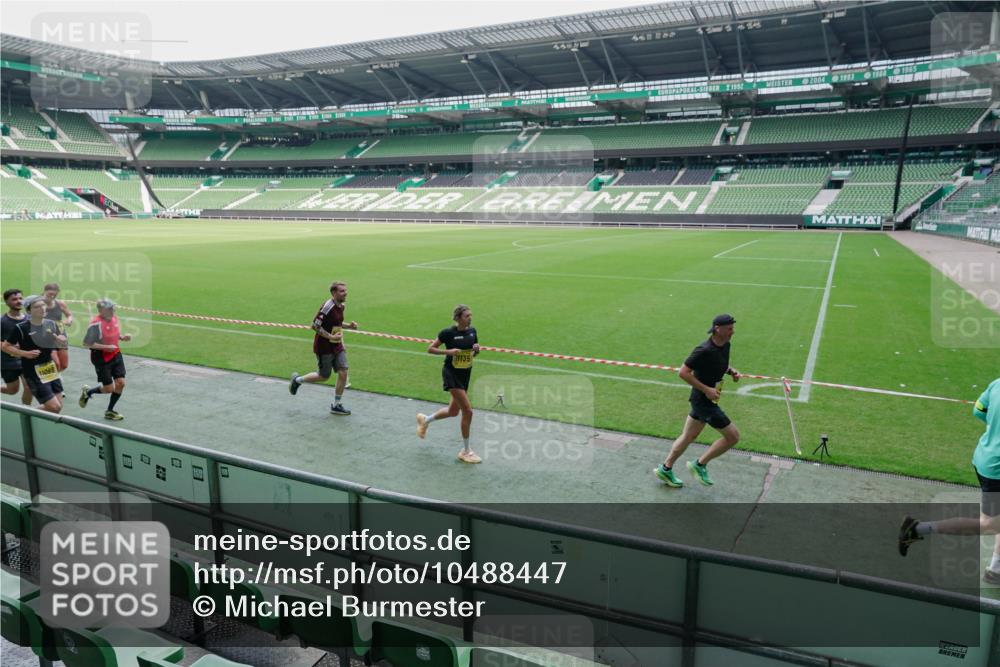 13.09.2026 - 21. swb-Marathon Bremen Michael Burmester http://msf.ph/oto/10488447 13.09.2026 10:27:20 Laufen im Stadion 10096, 10142, 10172, 10189, 10210, 10214, 10223, 10228, 10231, 10269, 10289, 10293, 10310, 10318, 10319, 10329, 10352, 10393, 10398, 10436, 10445, 10447, 10454, 10464, 10489, 10504, 10508, 10514, 10536, 10541, 10566, 10583, 10594, 10628, 10638, 10735, 10744, 10806, 10807, 10846, 10860, 10866, 10873, 10897, 10898, 10917, 10956, 10987, 10992, 11015, 11060, 11063, 11076, 11110, 11111, 11130, 11135, 11148, 11155, 11187, 11193, 11196, 11199, 11209, 11232 meine-sportfotos.de