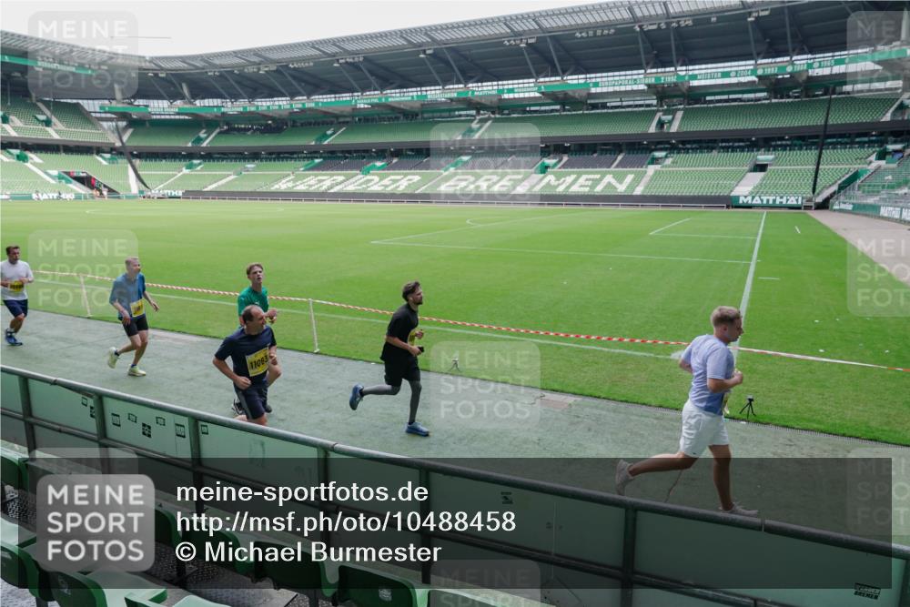 13.09.2026 - 21. swb-Marathon Bremen Michael Burmester http://msf.ph/oto/10488458 13.09.2026 10:27:32 Laufen im Stadion 10096, 10142, 10172, 10189, 10210, 10214, 10223, 10228, 10231, 10269, 10270, 10289, 10293, 10310, 10318, 10319, 10329, 10352, 10393, 10436, 10445, 10447, 10464, 10489, 10504, 10508, 10514, 10536, 10541, 10566, 10583, 10594, 10628, 10638, 10735, 10744, 10770, 10807, 10814, 10846, 10860, 10866, 10873, 10897, 10898, 10917, 10956, 10992, 11015, 11060, 11063, 11076, 11092, 11110, 11111, 11130, 11135, 11148, 11155, 11193, 11196, 11199, 11209, 11232 meine-sportfotos.de