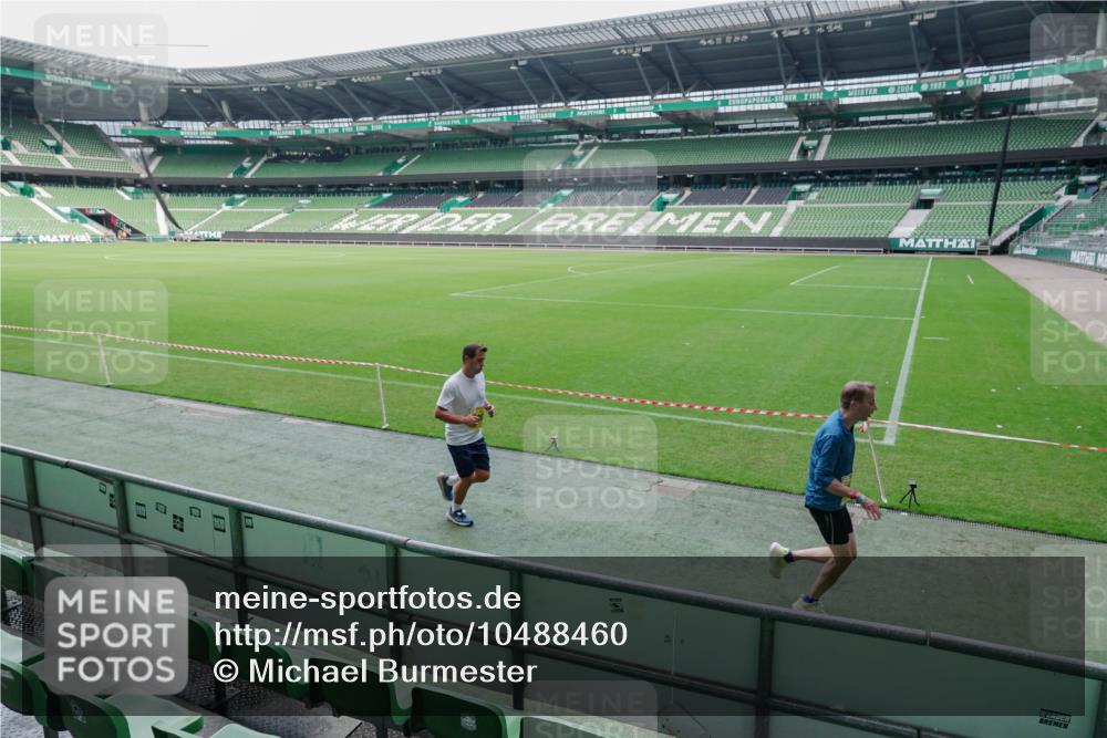 13.09.2026 - 21. swb-Marathon Bremen Michael Burmester http://msf.ph/oto/10488460 13.09.2026 10:27:35 Laufen im Stadion 10096, 10142, 10172, 10189, 10210, 10214, 10223, 10231, 10269, 10270, 10289, 10293, 10310, 10318, 10319, 10329, 10352, 10393, 10436, 10445, 10447, 10464, 10489, 10504, 10508, 10514, 10536, 10541, 10566, 10583, 10594, 10628, 10638, 10735, 10744, 10770, 10807, 10814, 10846, 10860, 10866, 10873, 10897, 10898, 10917, 10956, 10992, 11015, 11060, 11063, 11076, 11092, 11110, 11111, 11130, 11135, 11148, 11155, 11193, 11196, 11199, 11209, 11232 meine-sportfotos.de