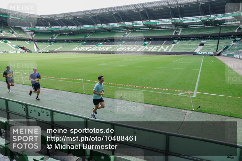 13.09.2026 - 21. swb-Marathon Bremen Michael Burmester http://msf.ph/oto/10488461 13.09.2026 10:27:38 Laufen im Stadion 10096, 10142, 10172, 10189, 10210, 10214, 10223, 10231, 10269, 10270, 10289, 10293, 10294, 10310, 10318, 10319, 10329, 10352, 10393, 10436, 10445, 10464, 10489, 10504, 10508, 10514, 10536, 10541, 10566, 10583, 10594, 10628, 10638, 10655, 10735, 10744, 10770, 10807, 10814, 10846, 10860, 10866, 10873, 10897, 10898, 10917, 10956, 10992, 11015, 11060, 11063, 11076, 11087, 11092, 11110, 11111, 11130, 11135, 11148, 11193, 11196, 11199, 11209, 11232 meine-sportfotos.de