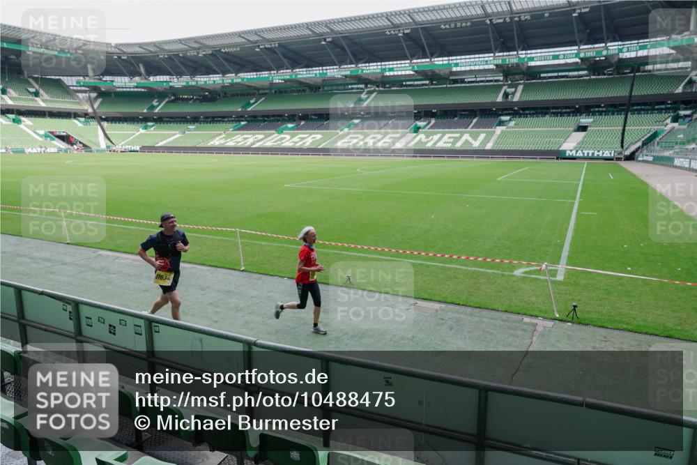 13.09.2026 - 21. swb-Marathon Bremen Michael Burmester http://msf.ph/oto/10488475 13.09.2026 10:28:01 Laufen im Stadion 10096, 10142, 10172, 10189, 10223, 10231, 10267, 10269, 10270, 10289, 10293, 10294, 10310, 10316, 10319, 10329, 10393, 10421, 10464, 10489, 10504, 10508, 10514, 10538, 10541, 10544, 10566, 10583, 10594, 10628, 10638, 10655, 10709, 10739, 10744, 10770, 10807, 10814, 10835, 10846, 10860, 10873, 10897, 10898, 10910, 10917, 10923, 10956, 10992, 10993, 11005, 11035, 11058, 11060, 11063, 11076, 11087, 11092, 11110, 11111, 11130, 11135, 11148, 11193, 11196 meine-sportfotos.de