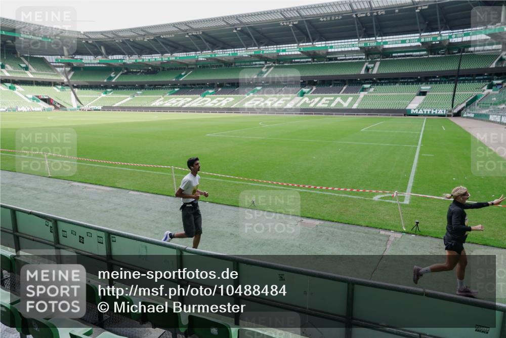 13.09.2026 - 21. swb-Marathon Bremen Michael Burmester http://msf.ph/oto/10488484 13.09.2026 10:28:15 Laufen im Stadion 10096, 10142, 10170, 10172, 10189, 10200, 10223, 10231, 10267, 10269, 10270, 10289, 10293, 10294, 10310, 10316, 10319, 10329, 10348, 10393, 10421, 10489, 10504, 10508, 10514, 10525, 10538, 10544, 10566, 10594, 10628, 10638, 10655, 10709, 10739, 10744, 10770, 10814, 10835, 10846, 10860, 10873, 10876, 10897, 10898, 10910, 10917, 10923, 10956, 10992, 10993, 11005, 11007, 11018, 11035, 11058, 11060, 11063, 11076, 11087, 11092, 11110, 11111, 11148, 11193, 11196 meine-sportfotos.de