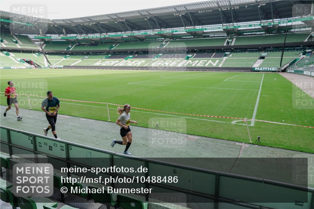 13.09.2026 - 21. swb-Marathon Bremen Michael Burmester http://msf.ph/oto/10488486 13.09.2026 10:28:22 Laufen im Stadion 10096, 10142, 10170, 10172, 10189, 10200, 10223, 10231, 10267, 10269, 10270, 10289, 10293, 10294, 10310, 10316, 10329, 10348, 10393, 10421, 10489, 10508, 10514, 10525, 10538, 10544, 10566, 10594, 10628, 10638, 10655, 10709, 10739, 10744, 10770, 10814, 10835, 10840, 10846, 10860, 10876, 10897, 10898, 10910, 10917, 10923, 10956, 10993, 11005, 11007, 11018, 11035, 11058, 11060, 11076, 11087, 11092, 11110, 11111, 11148, 11193, 11196 meine-sportfotos.de