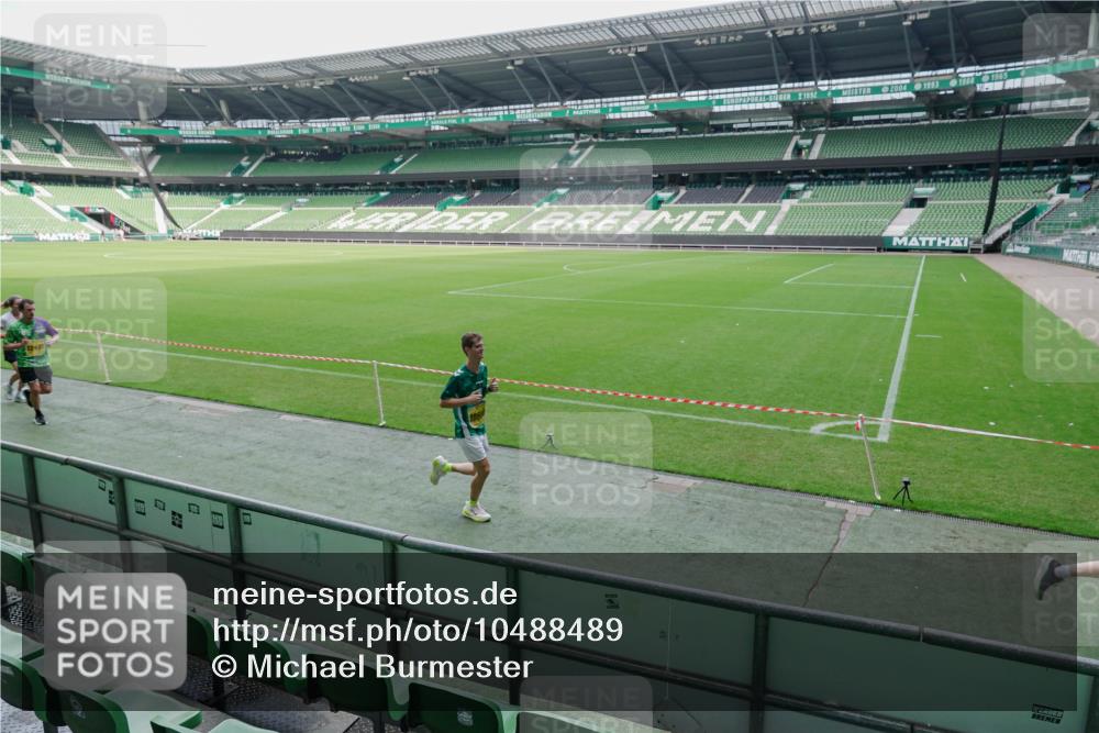 13.09.2026 - 21. swb-Marathon Bremen Michael Burmester http://msf.ph/oto/10488489 13.09.2026 10:28:26 Laufen im Stadion 10096, 10142, 10170, 10172, 10189, 10200, 10223, 10231, 10267, 10269, 10270, 10293, 10294, 10310, 10316, 10329, 10348, 10393, 10421, 10489, 10508, 10514, 10525, 10538, 10544, 10566, 10594, 10628, 10638, 10655, 10709, 10739, 10763, 10770, 10814, 10835, 10840, 10846, 10860, 10876, 10897, 10898, 10910, 10917, 10923, 10956, 10993, 11005, 11007, 11018, 11035, 11058, 11060, 11076, 11087, 11092, 11110, 11111, 11148, 11196 meine-sportfotos.de
