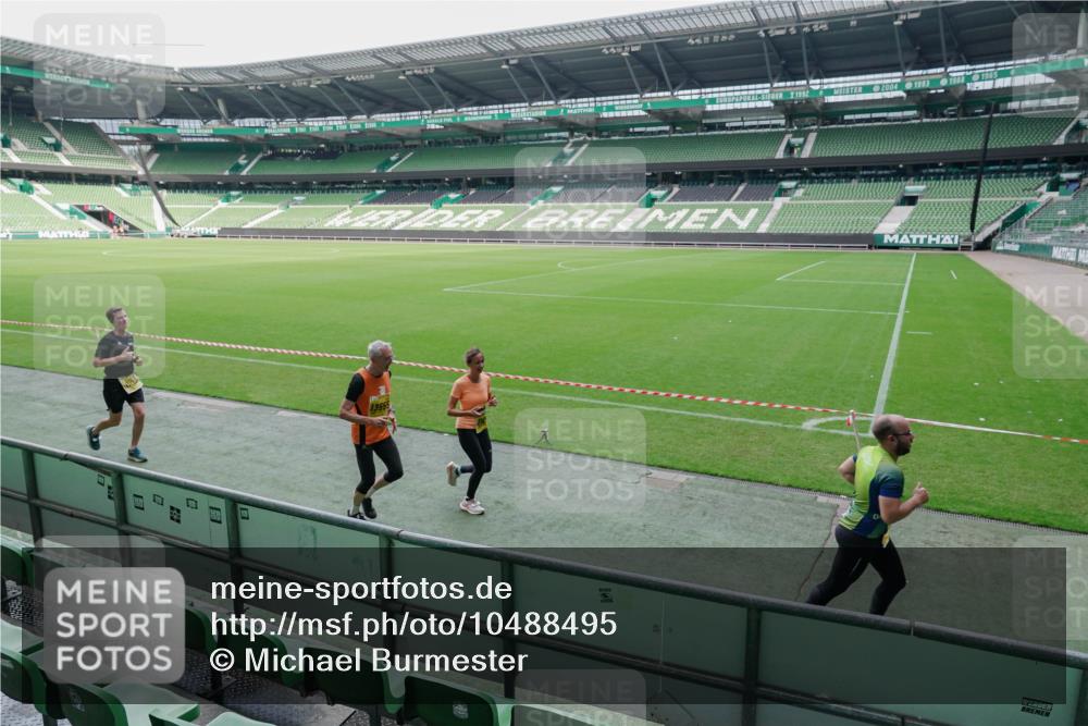 13.09.2026 - 21. swb-Marathon Bremen Michael Burmester http://msf.ph/oto/10488495 13.09.2026 10:28:34 Laufen im Stadion 10142, 10170, 10183, 10189, 10200, 10223, 10267, 10269, 10270, 10293, 10294, 10310, 10316, 10329, 10348, 10381, 10393, 10421, 10426, 10489, 10508, 10525, 10537, 10538, 10544, 10566, 10594, 10655, 10709, 10739, 10763, 10770, 10814, 10835, 10840, 10846, 10860, 10876, 10897, 10898, 10910, 10917, 10923, 10966, 10993, 11005, 11007, 11018, 11035, 11058, 11060, 11076, 11087, 11092, 11110, 11111, 11148, 11196 meine-sportfotos.de