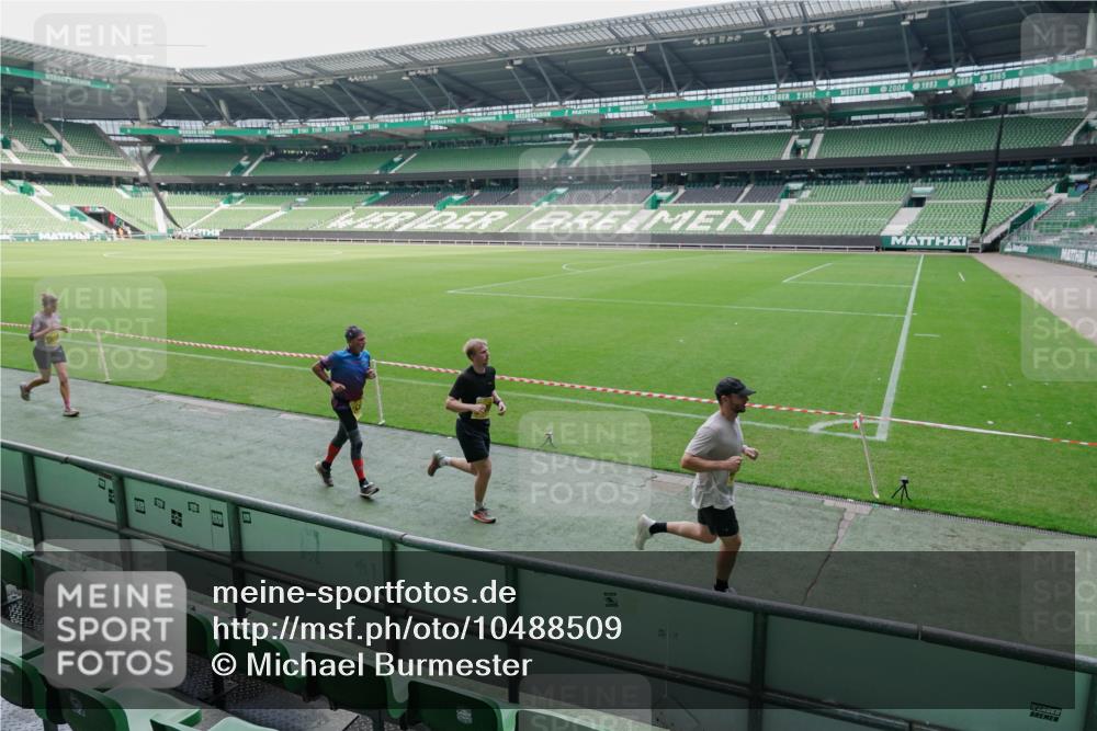13.09.2026 - 21. swb-Marathon Bremen Michael Burmester http://msf.ph/oto/10488509 13.09.2026 10:28:49 Laufen im Stadion 10162, 10170, 10183, 10189, 10200, 10218, 10223, 10253, 10267, 10270, 10293, 10294, 10316, 10329, 10334, 10348, 10381, 10393, 10421, 10426, 10508, 10525, 10537, 10538, 10544, 10594, 10655, 10709, 10739, 10763, 10770, 10814, 10825, 10835, 10840, 10846, 10860, 10876, 10910, 10917, 10923, 10966, 10993, 11005, 11007, 11018, 11035, 11058, 11076, 11087, 11092, 11109, 11111, 11148 meine-sportfotos.de
