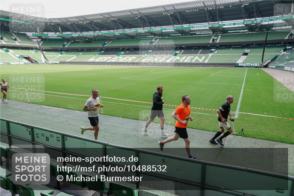 13.09.2026 - 21. swb-Marathon Bremen Michael Burmester http://msf.ph/oto/10488532 13.09.2026 10:29:19 Laufen im Stadion 10162, 10170, 10183, 10189, 10193, 10200, 10218, 10233, 10253, 10267, 10270, 10293, 10294, 10316, 10329, 10334, 10348, 10381, 10392, 10393, 10421, 10426, 10452, 10467, 10508, 10525, 10537, 10538, 10544, 10585, 10594, 10655, 10709, 10734, 10739, 10761, 10763, 10764, 10770, 10814, 10825, 10827, 10835, 10840, 10876, 10887, 10906, 10910, 10917, 10923, 10966, 10993, 11005, 11007, 11018, 11035, 11058, 11087, 11092, 11109, 11128 meine-sportfotos.de