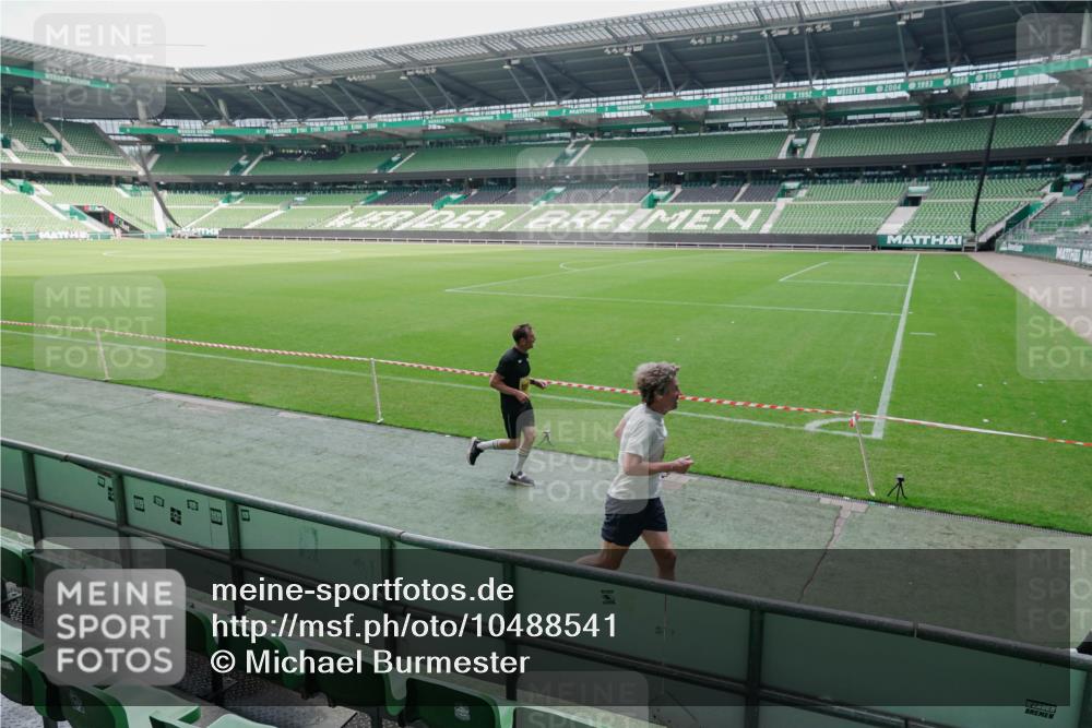 13.09.2026 - 21. swb-Marathon Bremen Michael Burmester http://msf.ph/oto/10488541 13.09.2026 10:29:31 Laufen im Stadion 10162, 10170, 10183, 10193, 10200, 10218, 10233, 10253, 10267, 10270, 10294, 10316, 10329, 10334, 10348, 10381, 10392, 10421, 10426, 10452, 10467, 10525, 10537, 10538, 10544, 10585, 10641, 10652, 10655, 10709, 10734, 10739, 10761, 10763, 10764, 10770, 10780, 10808, 10814, 10825, 10827, 10835, 10837, 10840, 10876, 10887, 10906, 10910, 10923, 10966, 10993, 11002, 11005, 11007, 11018, 11035, 11058, 11087, 11092, 11109, 11128 meine-sportfotos.de