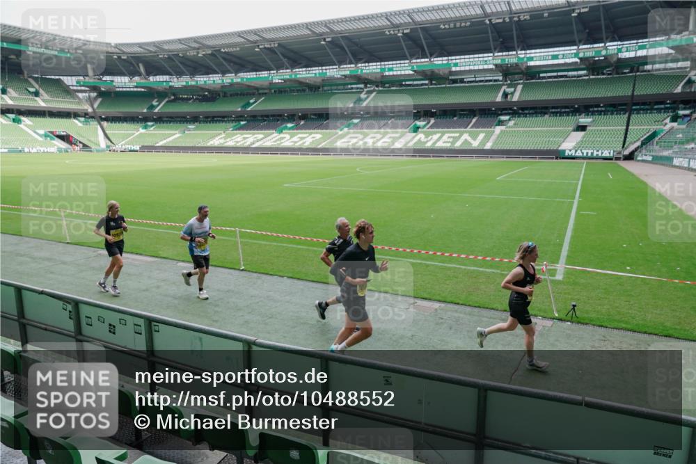 13.09.2026 - 21. swb-Marathon Bremen Michael Burmester http://msf.ph/oto/10488552 13.09.2026 10:29:49 Laufen im Stadion 10162, 10170, 10183, 10193, 10200, 10218, 10233, 10253, 10267, 10294, 10304, 10316, 10334, 10339, 10348, 10359, 10381, 10392, 10421, 10426, 10452, 10467, 10515, 10525, 10537, 10538, 10544, 10585, 10588, 10641, 10652, 10655, 10709, 10734, 10739, 10761, 10763, 10764, 10780, 10808, 10825, 10827, 10835, 10837, 10840, 10862, 10863, 10876, 10884, 10887, 10906, 10910, 10923, 10966, 10984, 10993, 11002, 11005, 11007, 11018, 11035, 11038, 11058, 11109, 11128 meine-sportfotos.de
